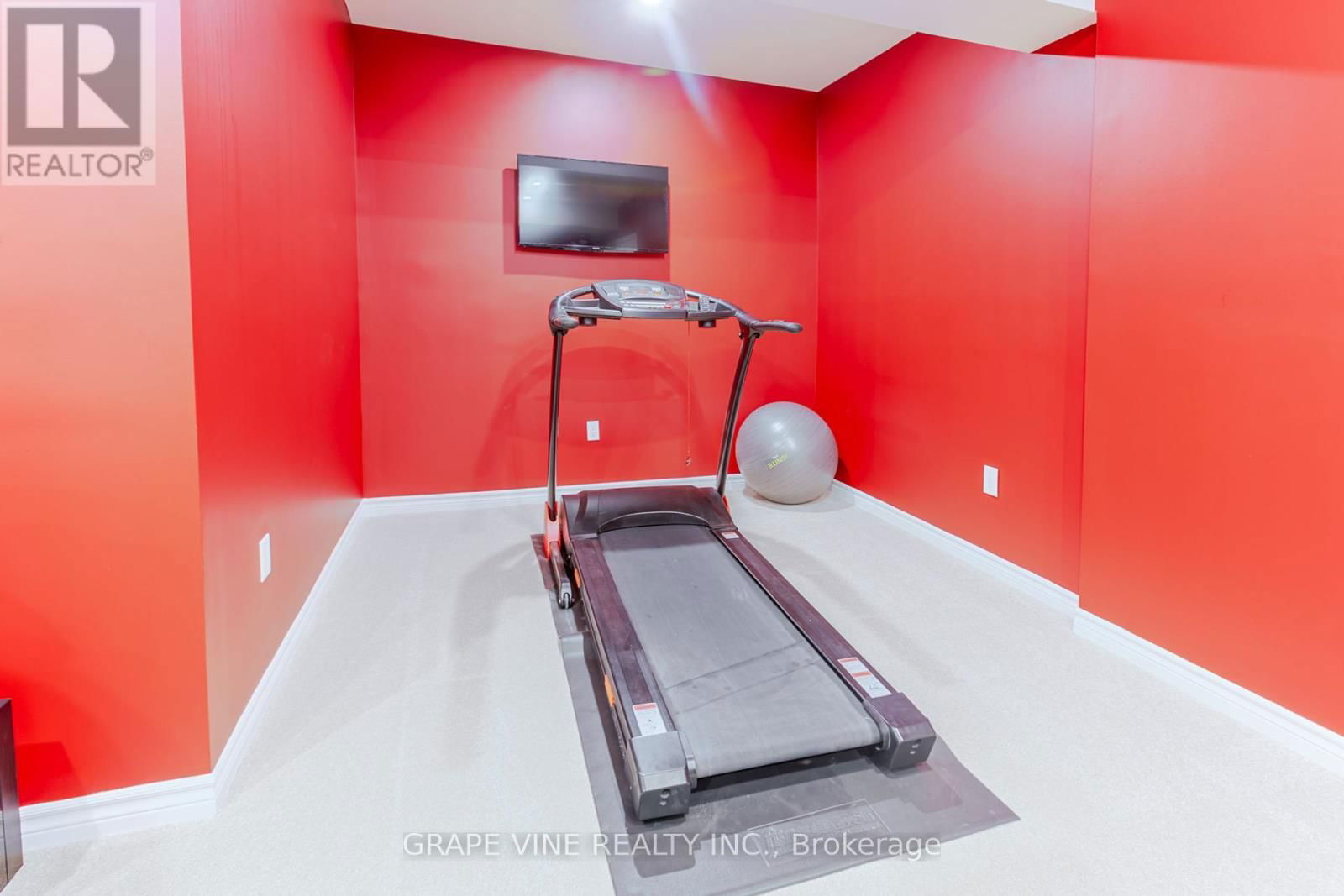 22 BLACKSHIRE CIRCLE Image 41