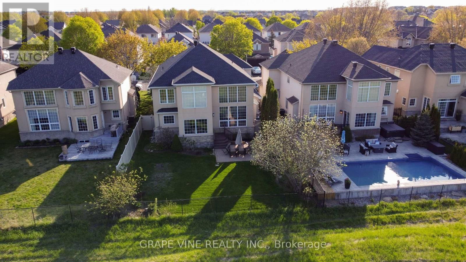 22 BLACKSHIRE CIRCLE Image 49
