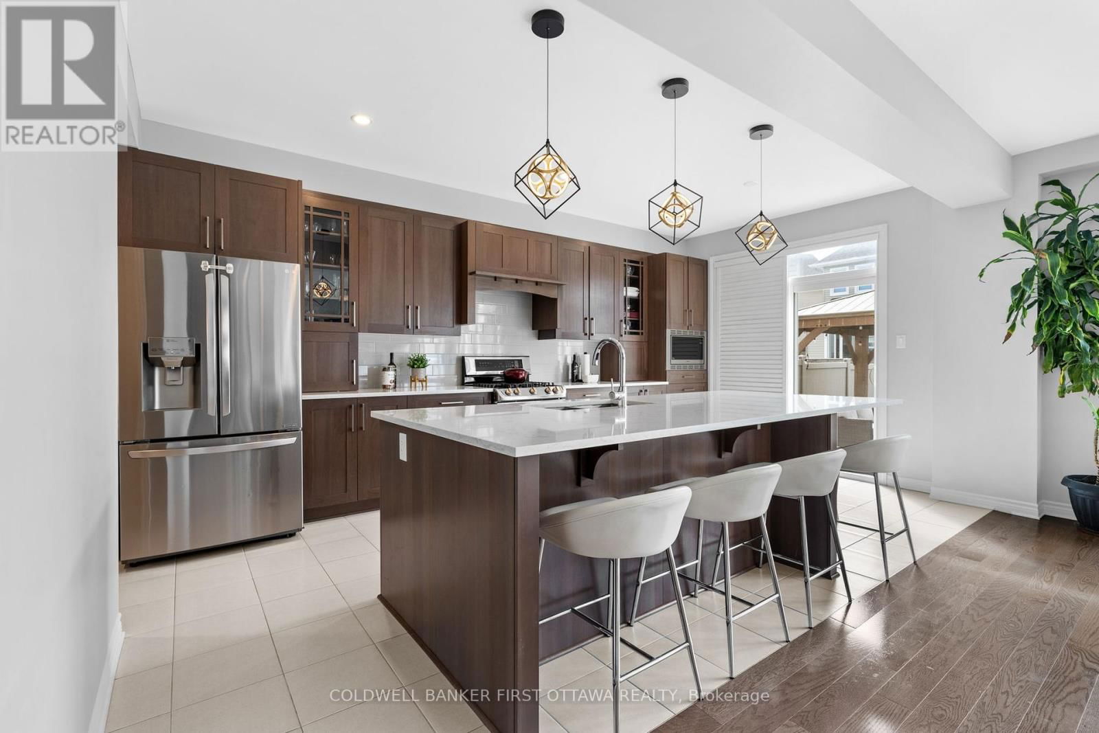 320 BRAMBLING WAY Image 11