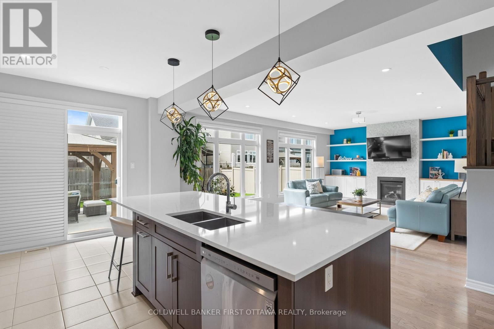 320 BRAMBLING WAY Image 13