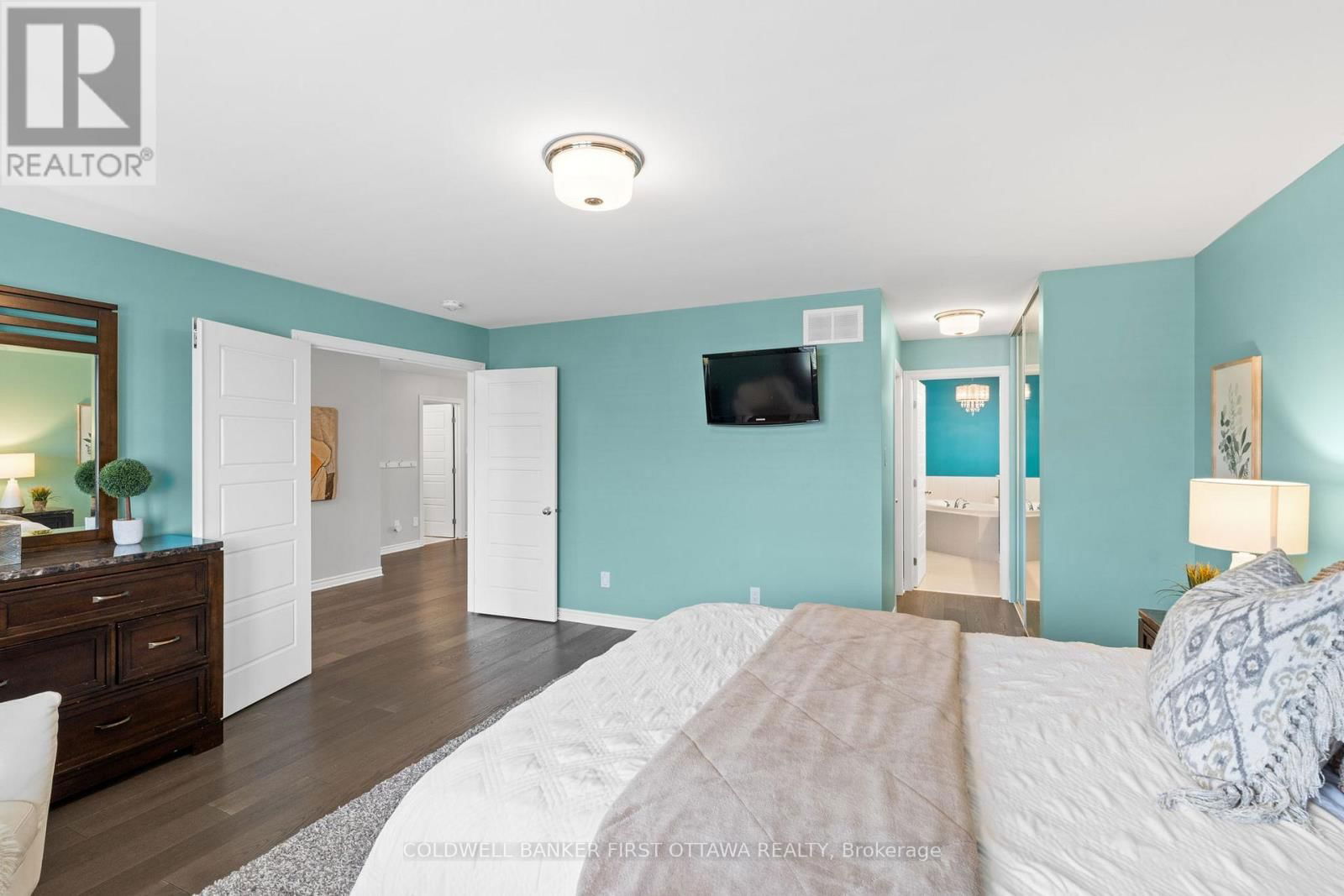 320 BRAMBLING WAY Image 19