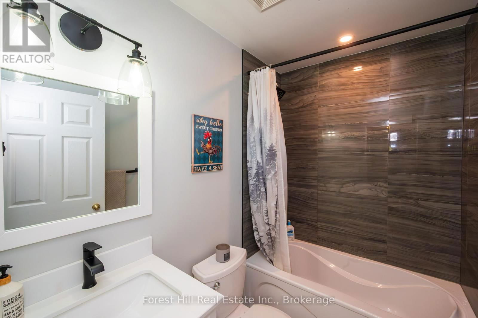 917 PORTAGE ROAD Image 17