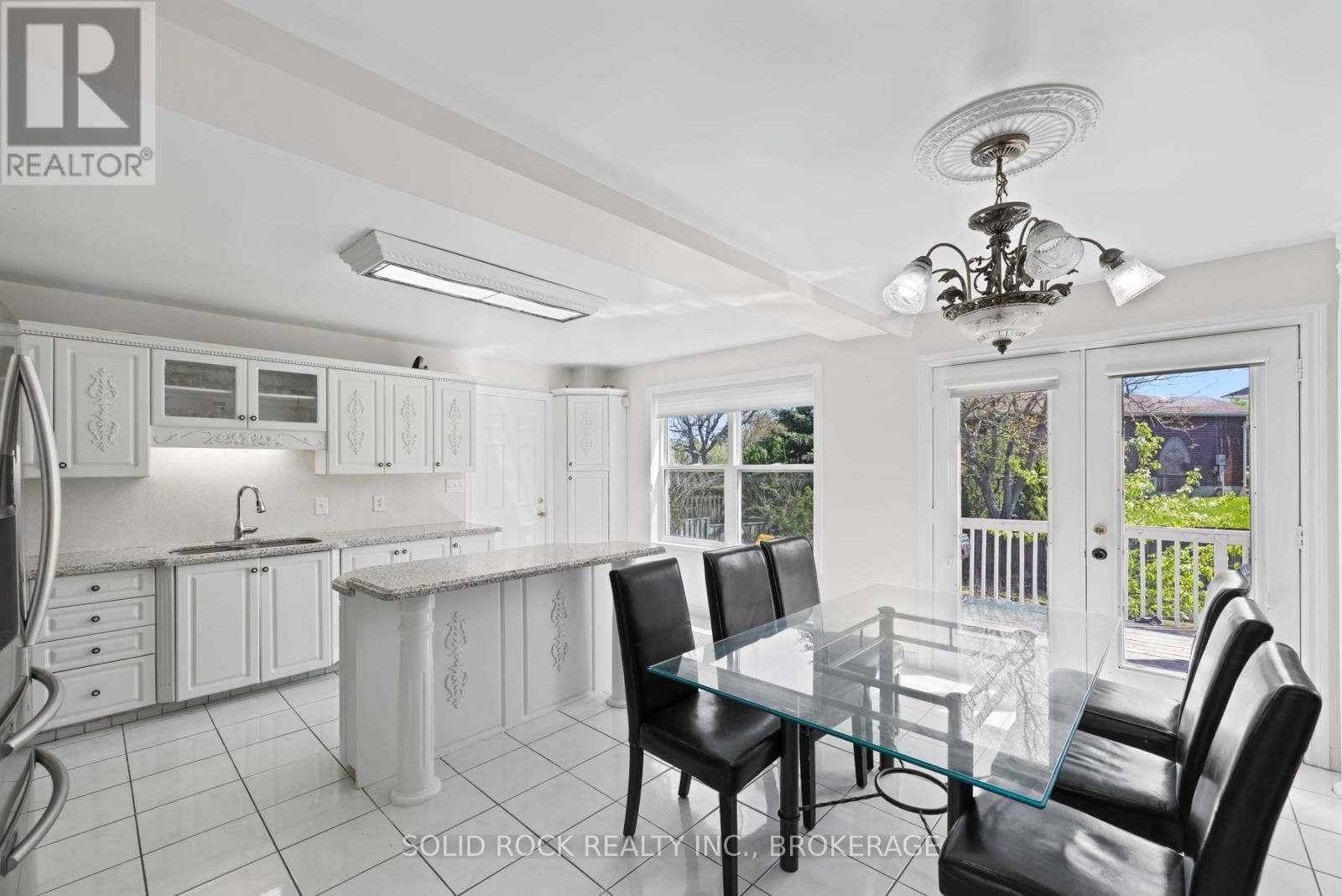 425 KINGSDALE AVENUE Image 14