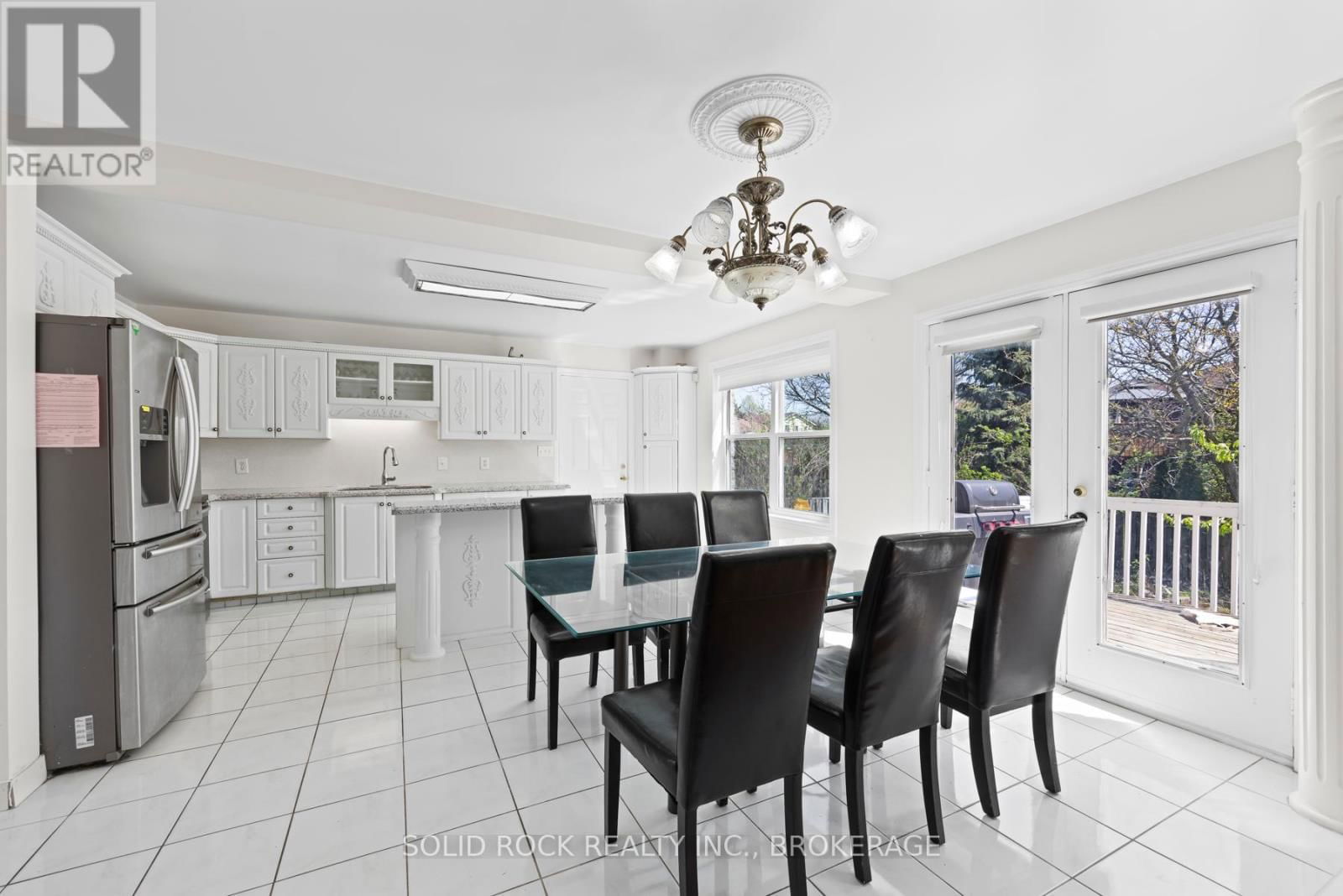 425 KINGSDALE AVENUE Image 15