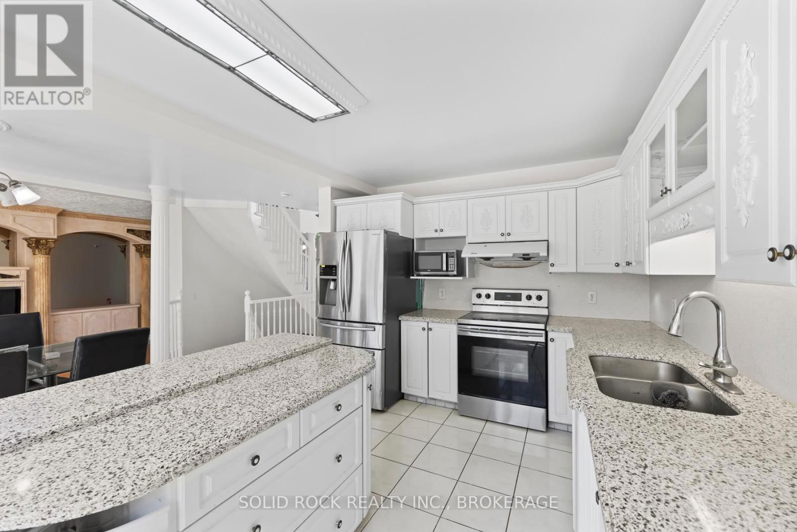 425 KINGSDALE AVENUE Image 18