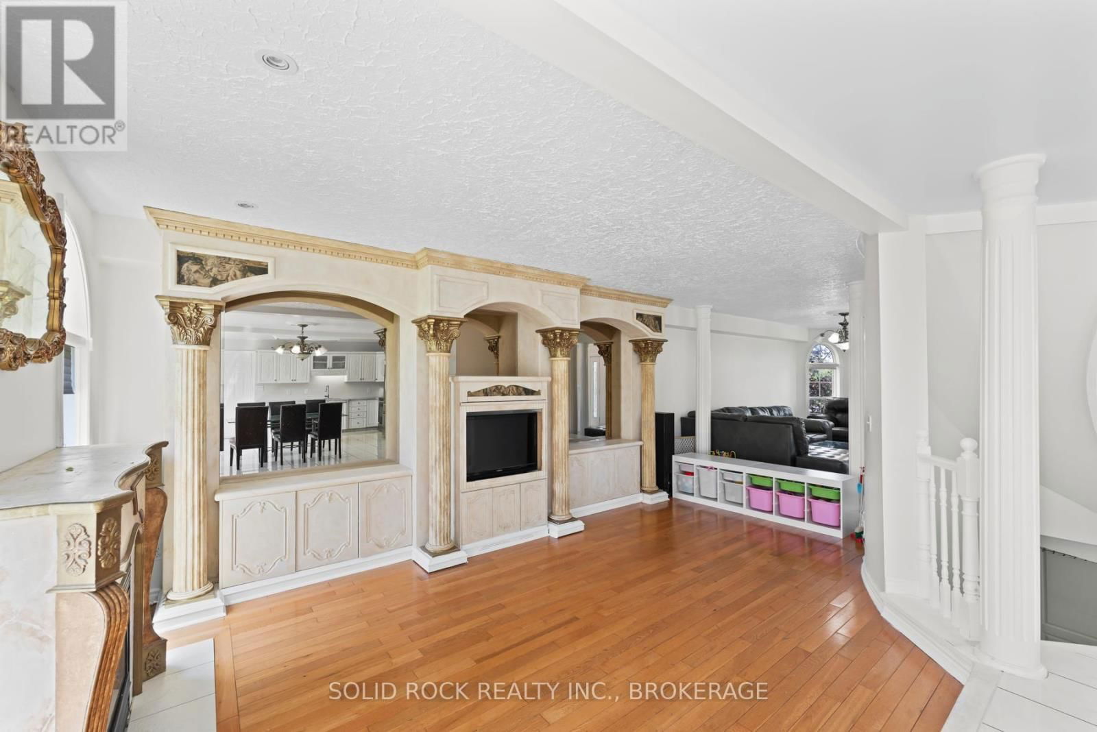 425 KINGSDALE AVENUE Image 21