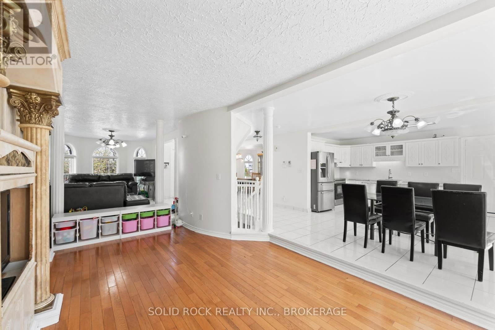 425 KINGSDALE AVENUE Image 22