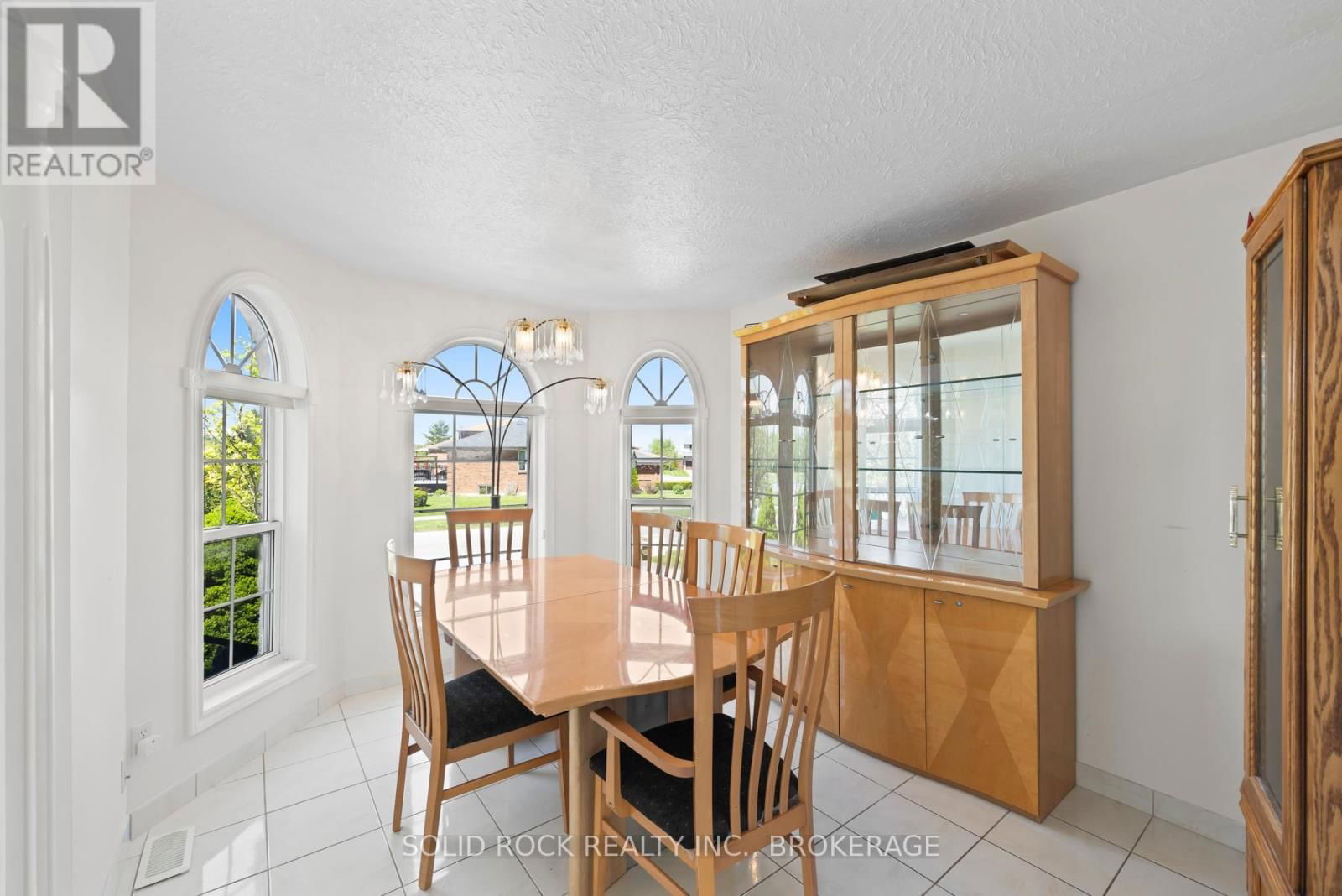 425 KINGSDALE AVENUE Image 24