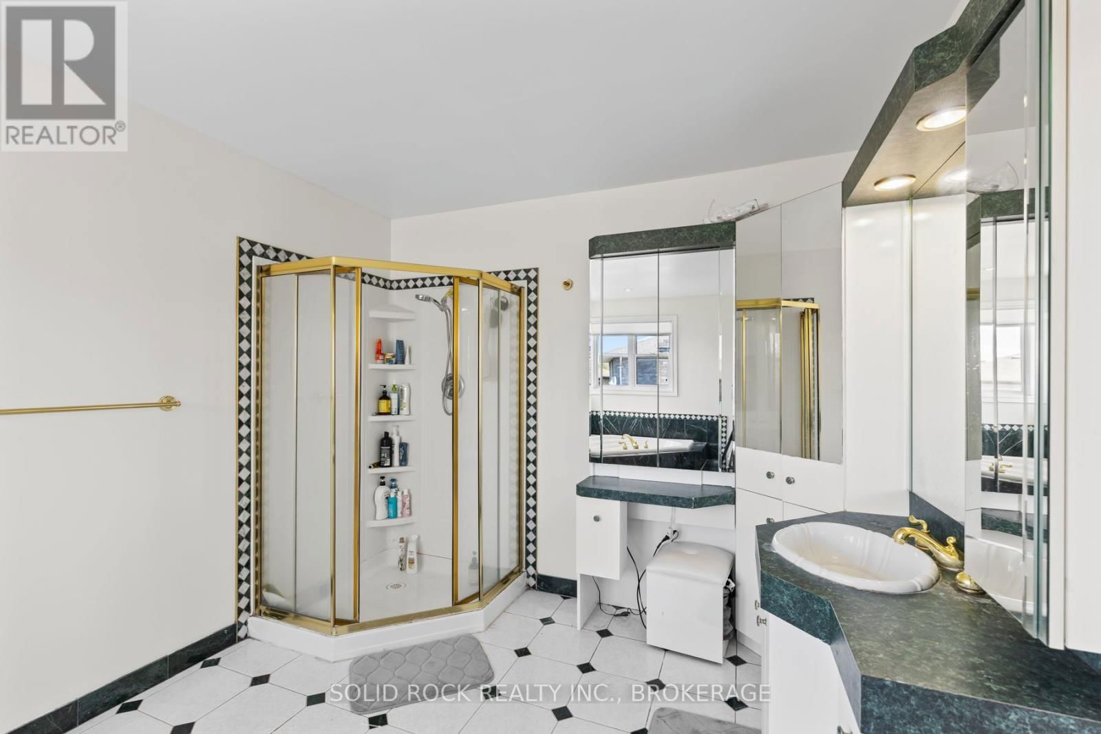 425 KINGSDALE AVENUE Image 33