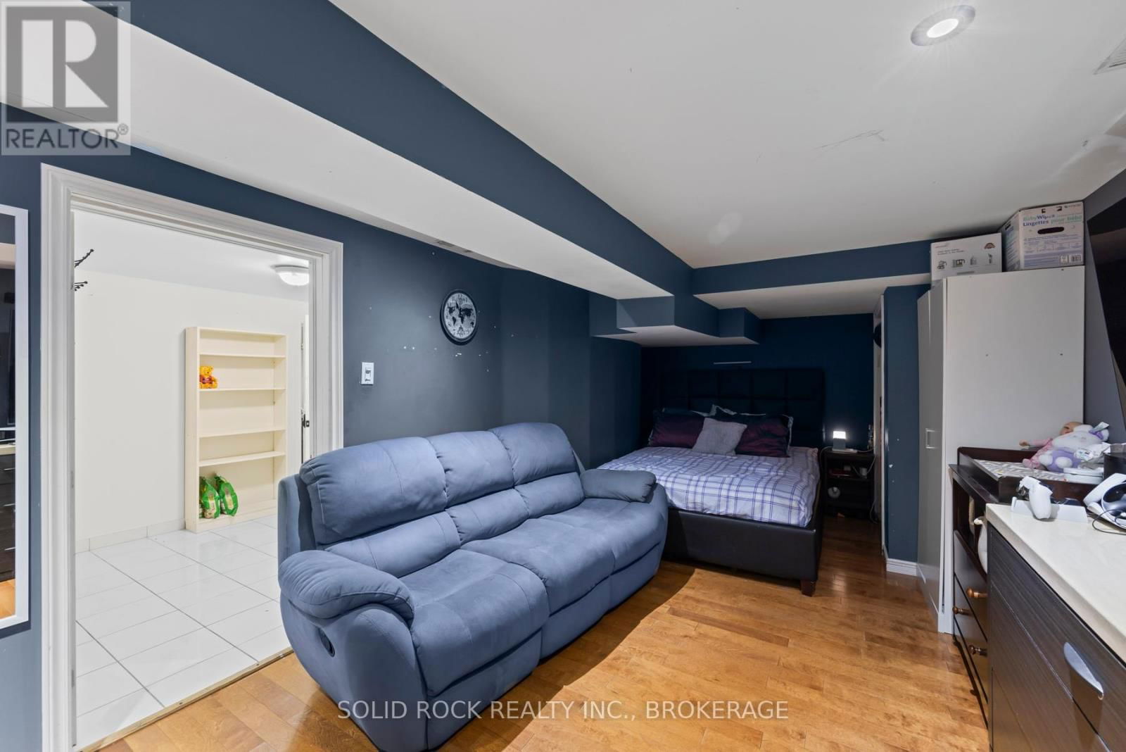 425 KINGSDALE AVENUE Image 47