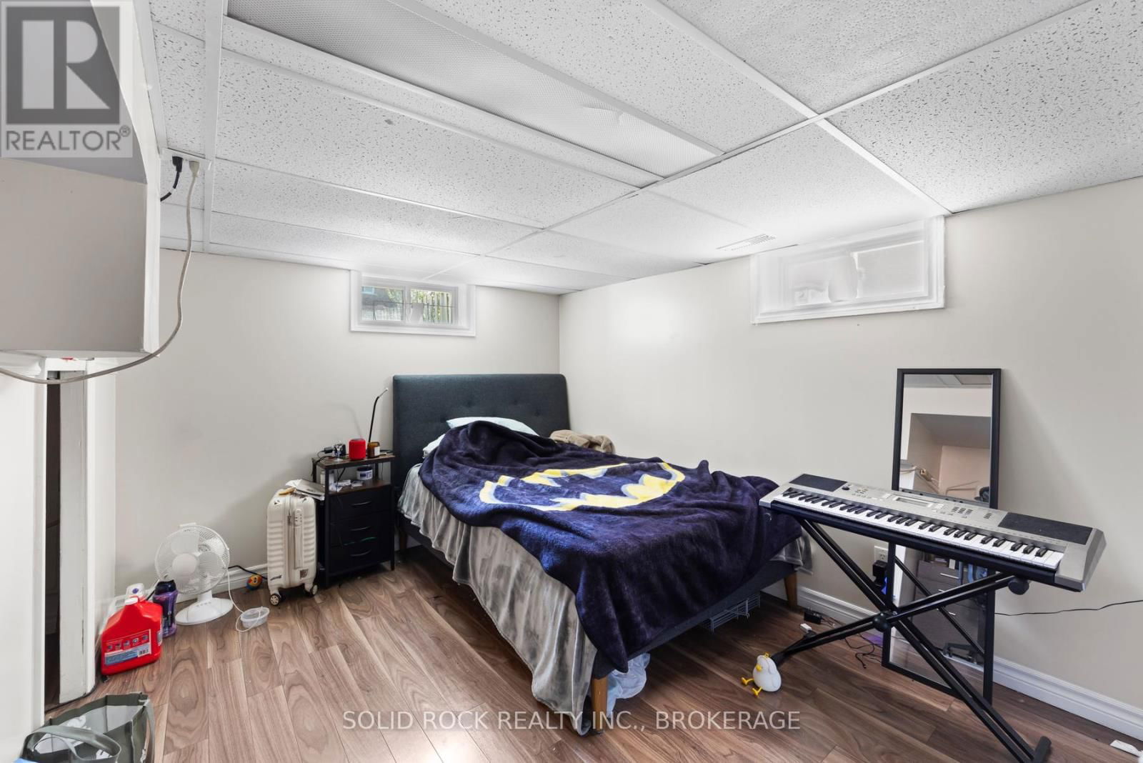 425 KINGSDALE AVENUE Image 48