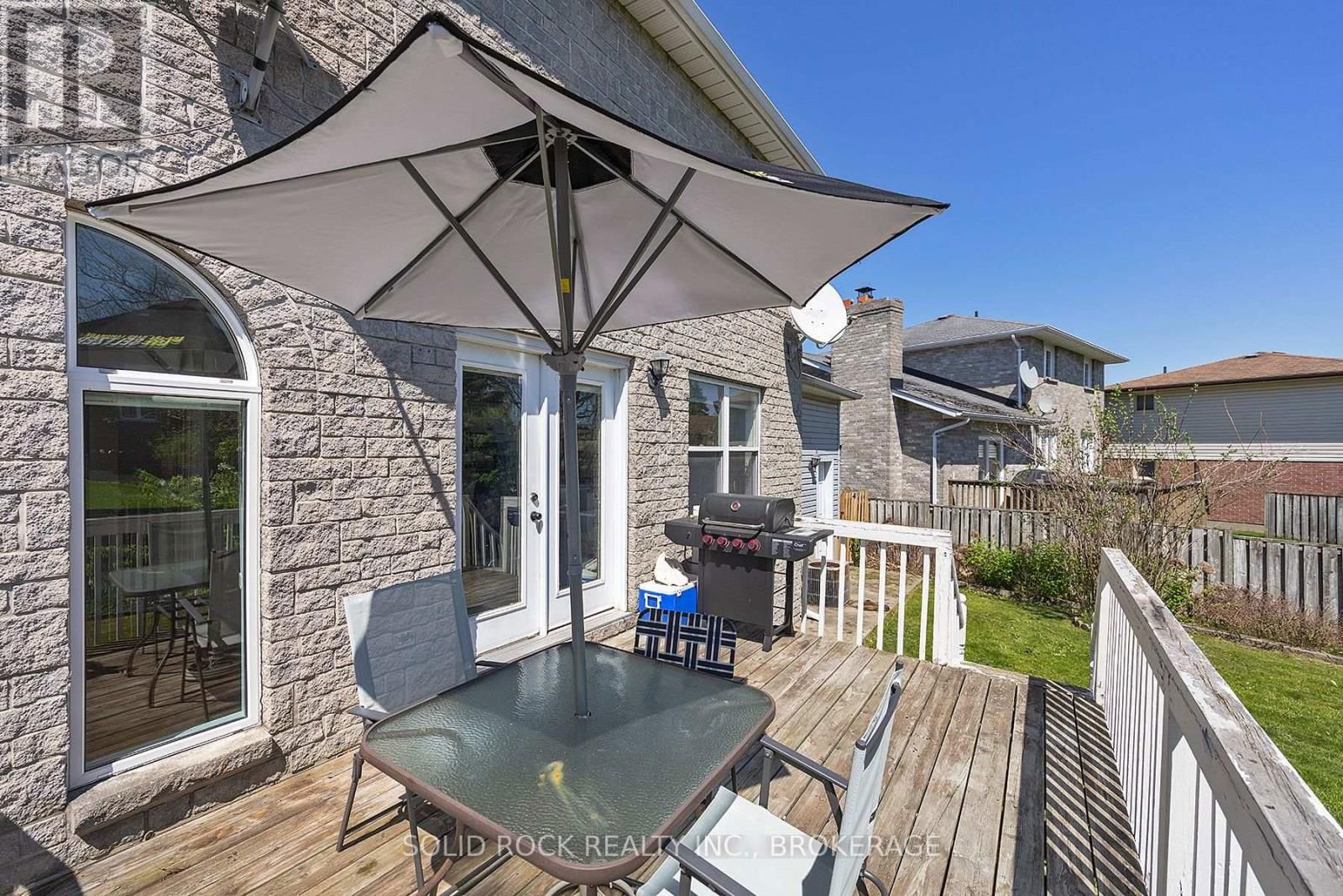 425 KINGSDALE AVENUE Image 7