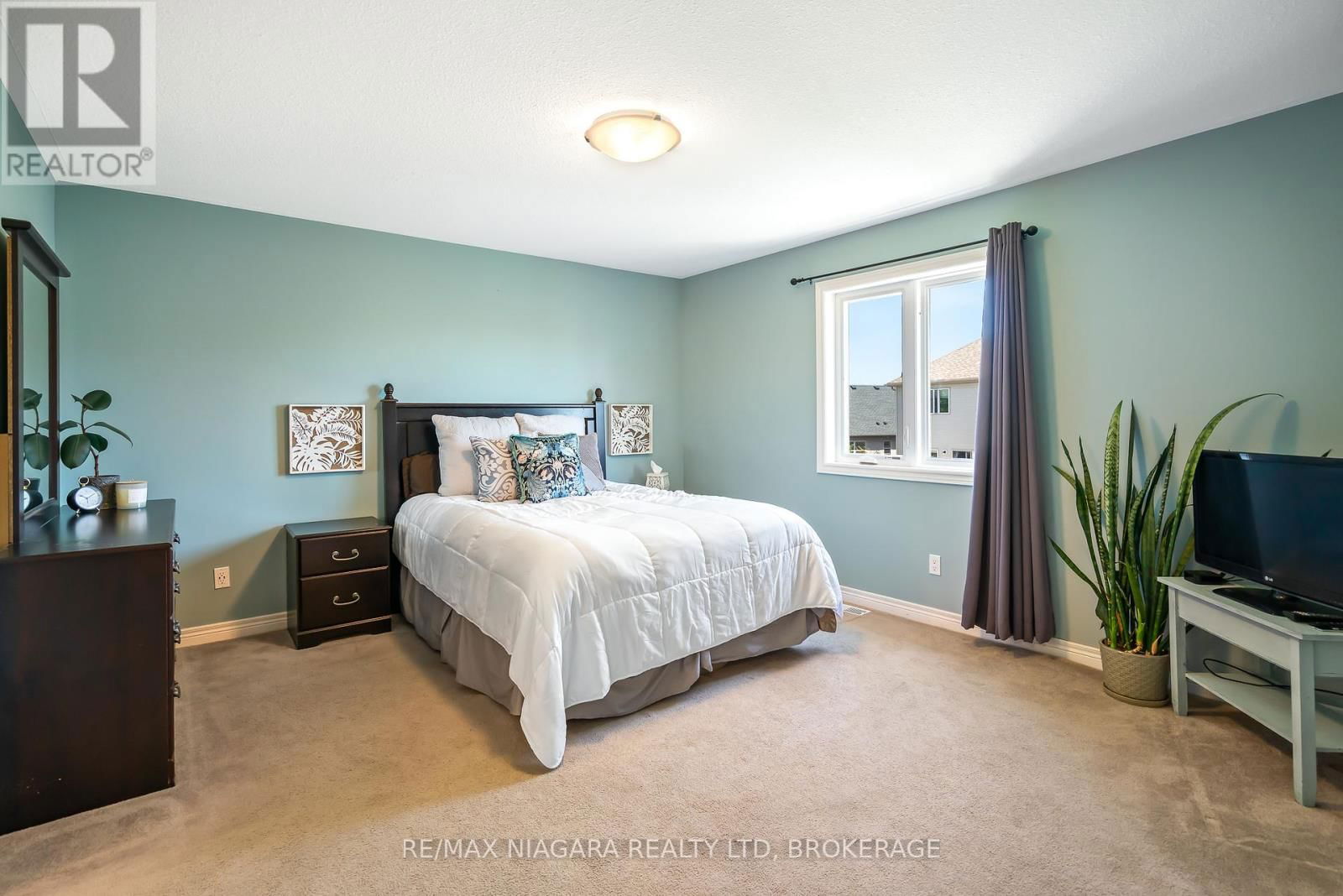 179 CLASSIC AVENUE Image 37