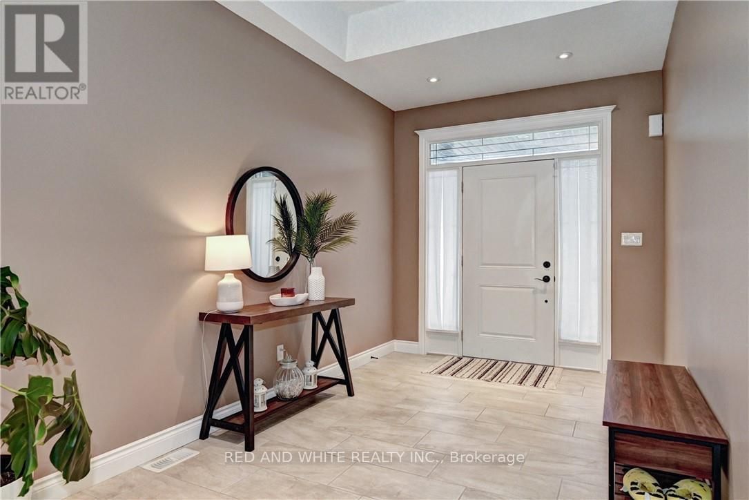 220 LADYSLIPPER DRIVE Image 1