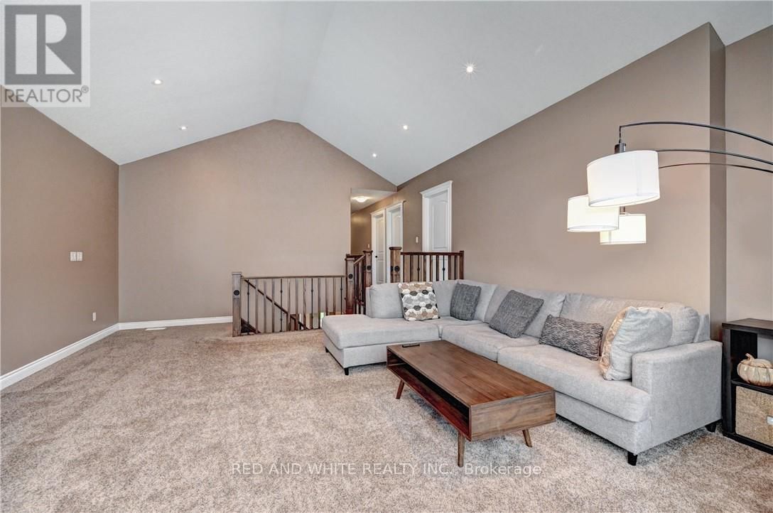 220 LADYSLIPPER DRIVE Image 17