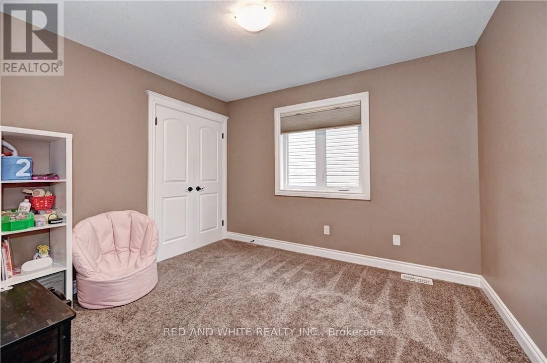 220 LADYSLIPPER DRIVE Image 31