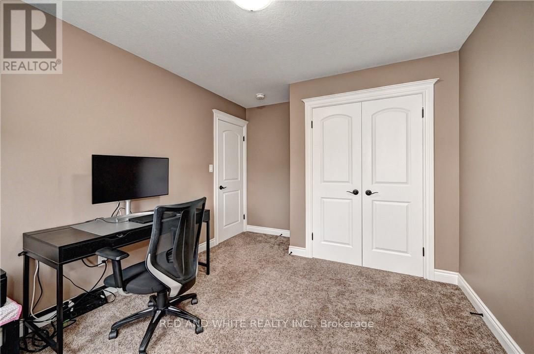 220 LADYSLIPPER DRIVE Image 34