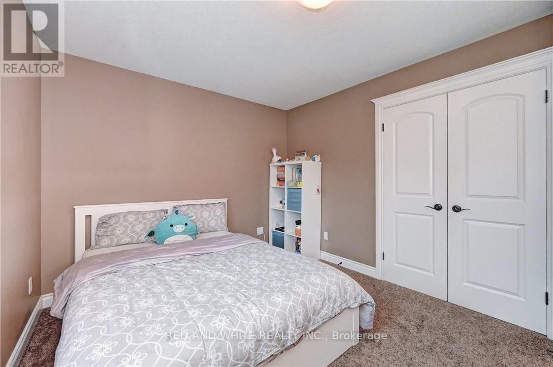 220 LADYSLIPPER DRIVE Image 35