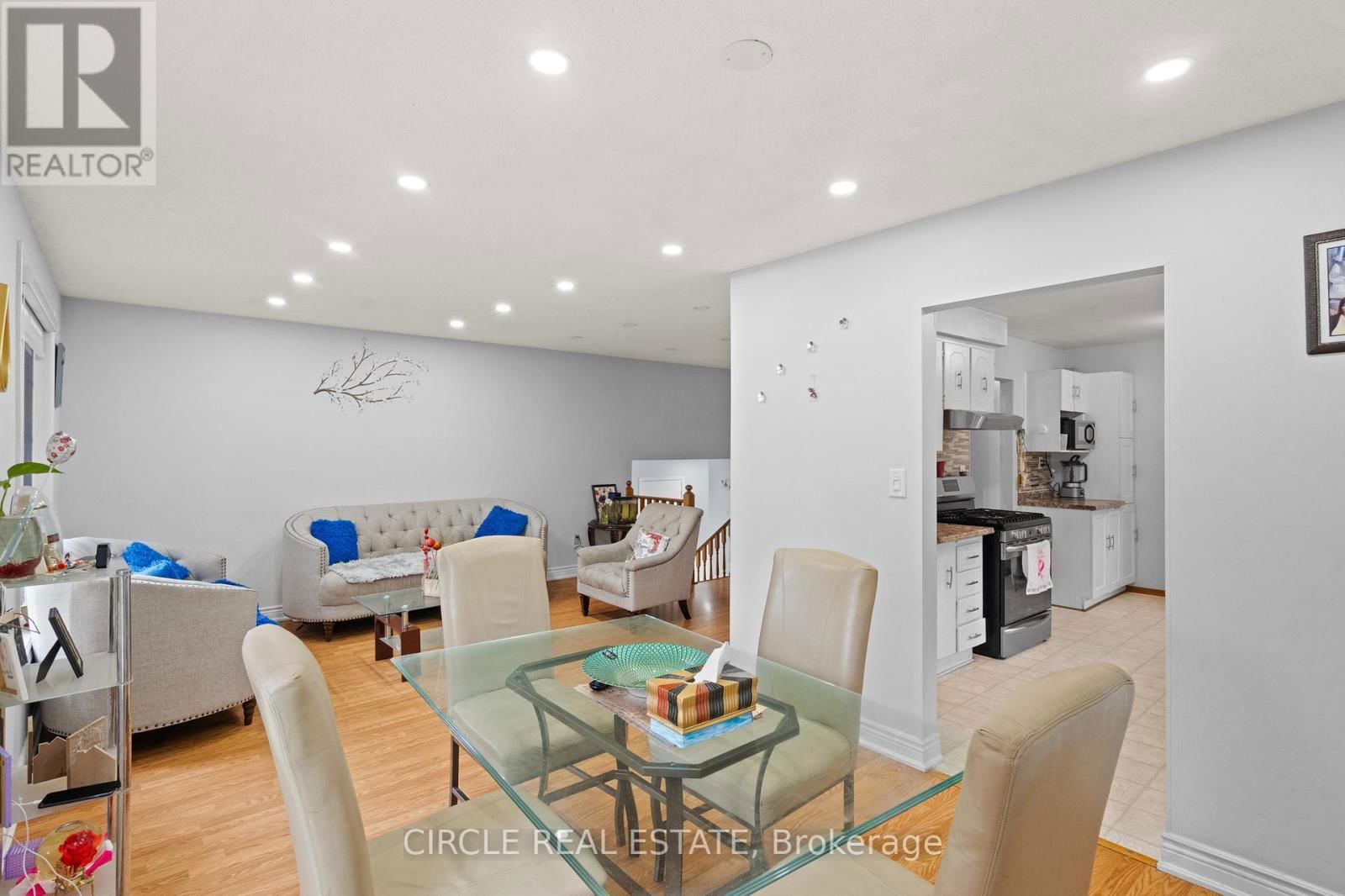118 BRIDLEWOOD DRIVE Image 10
