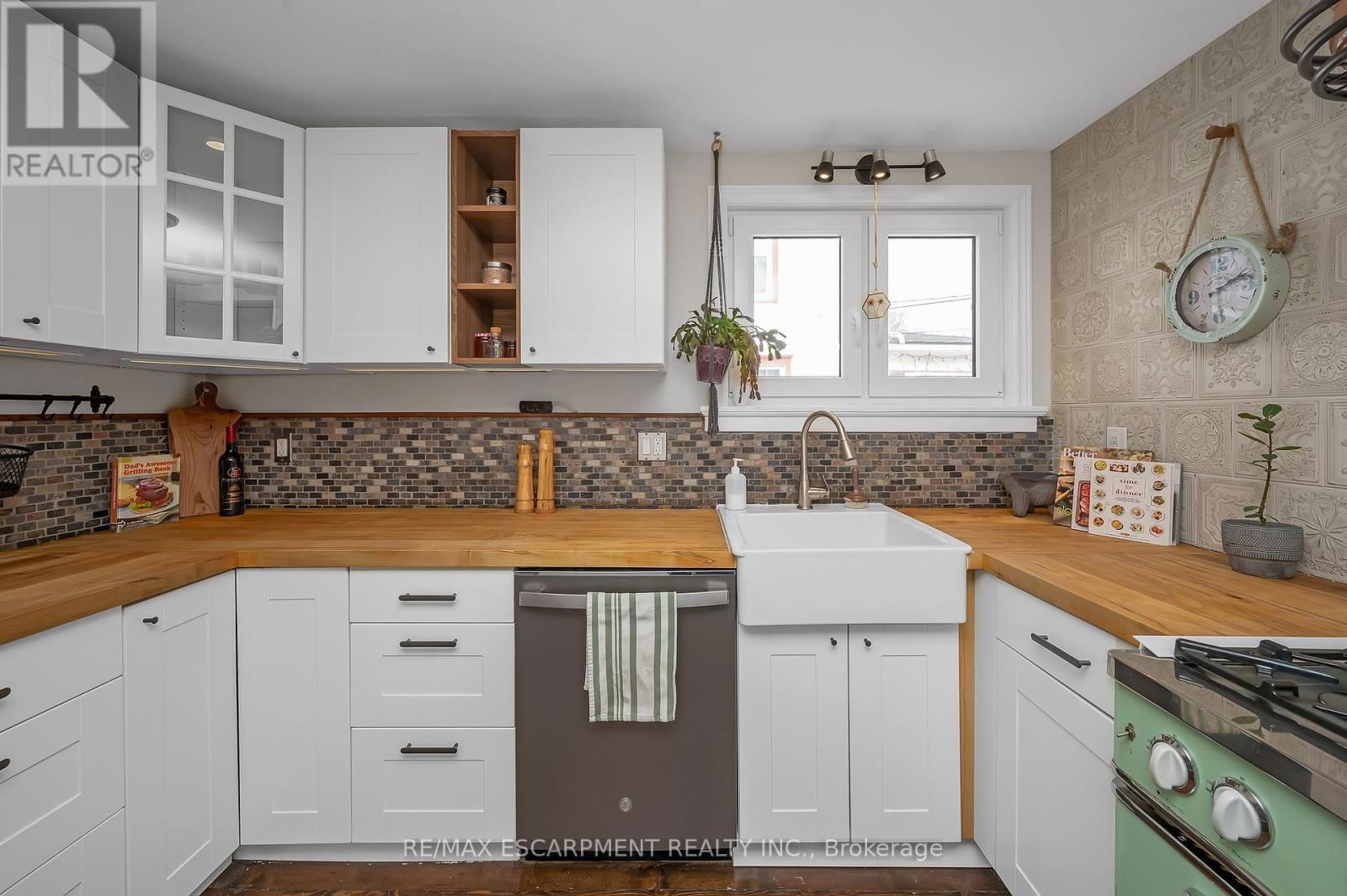 24 ROBINSON STREET SOUTH Image 12