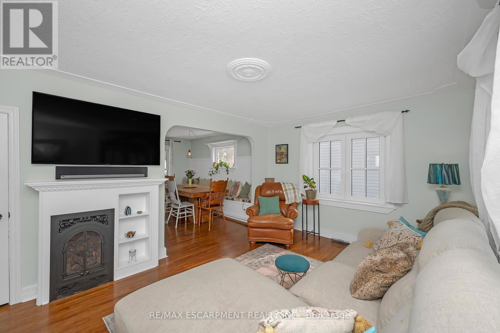 24 ROBINSON STREET SOUTH Image 15