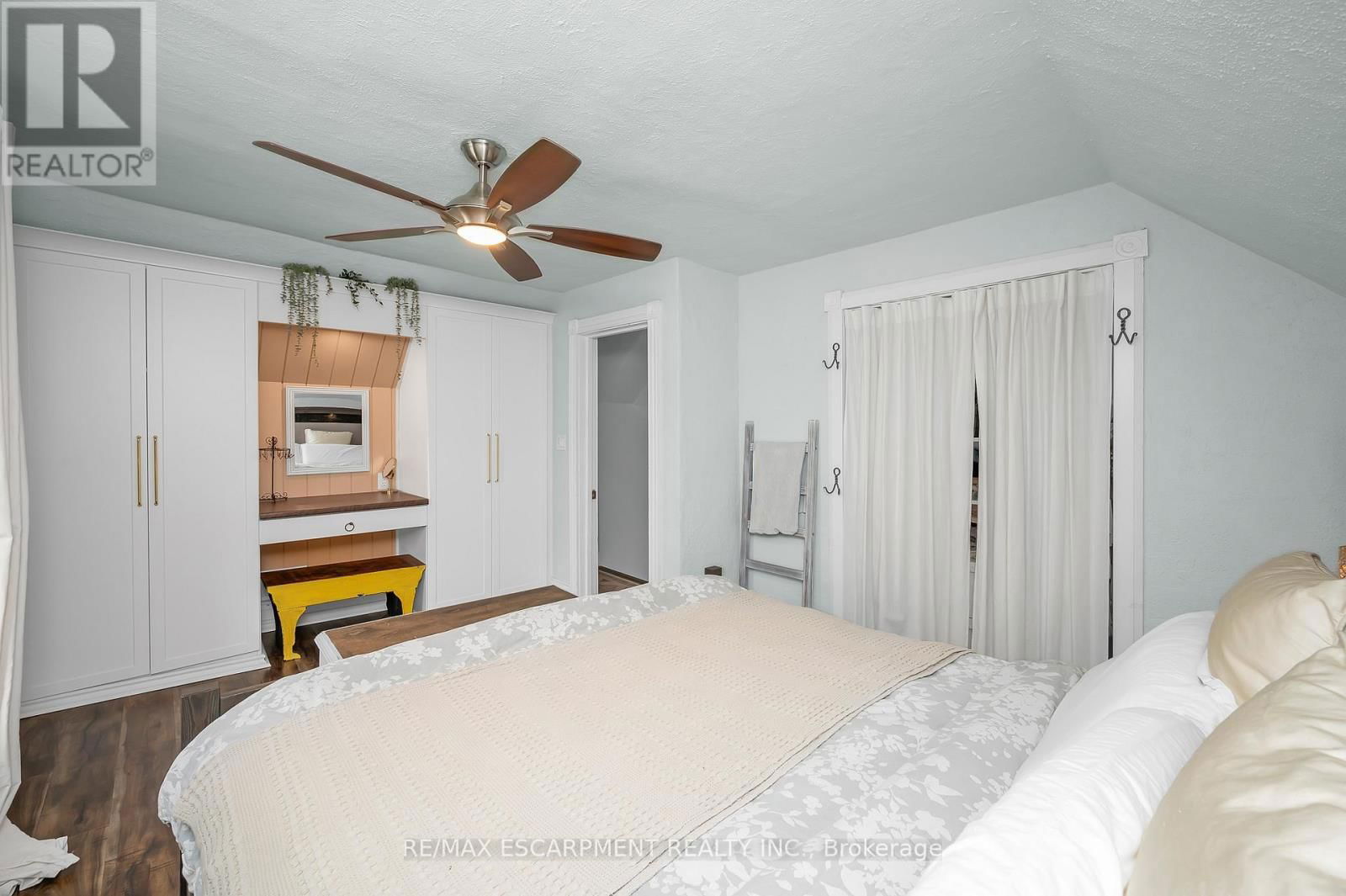 24 ROBINSON STREET SOUTH Image 21