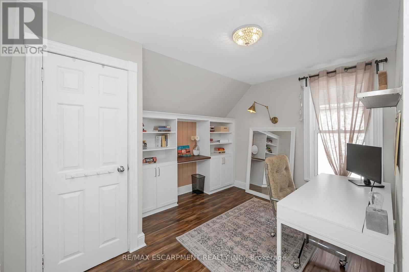 24 ROBINSON STREET SOUTH Image 24