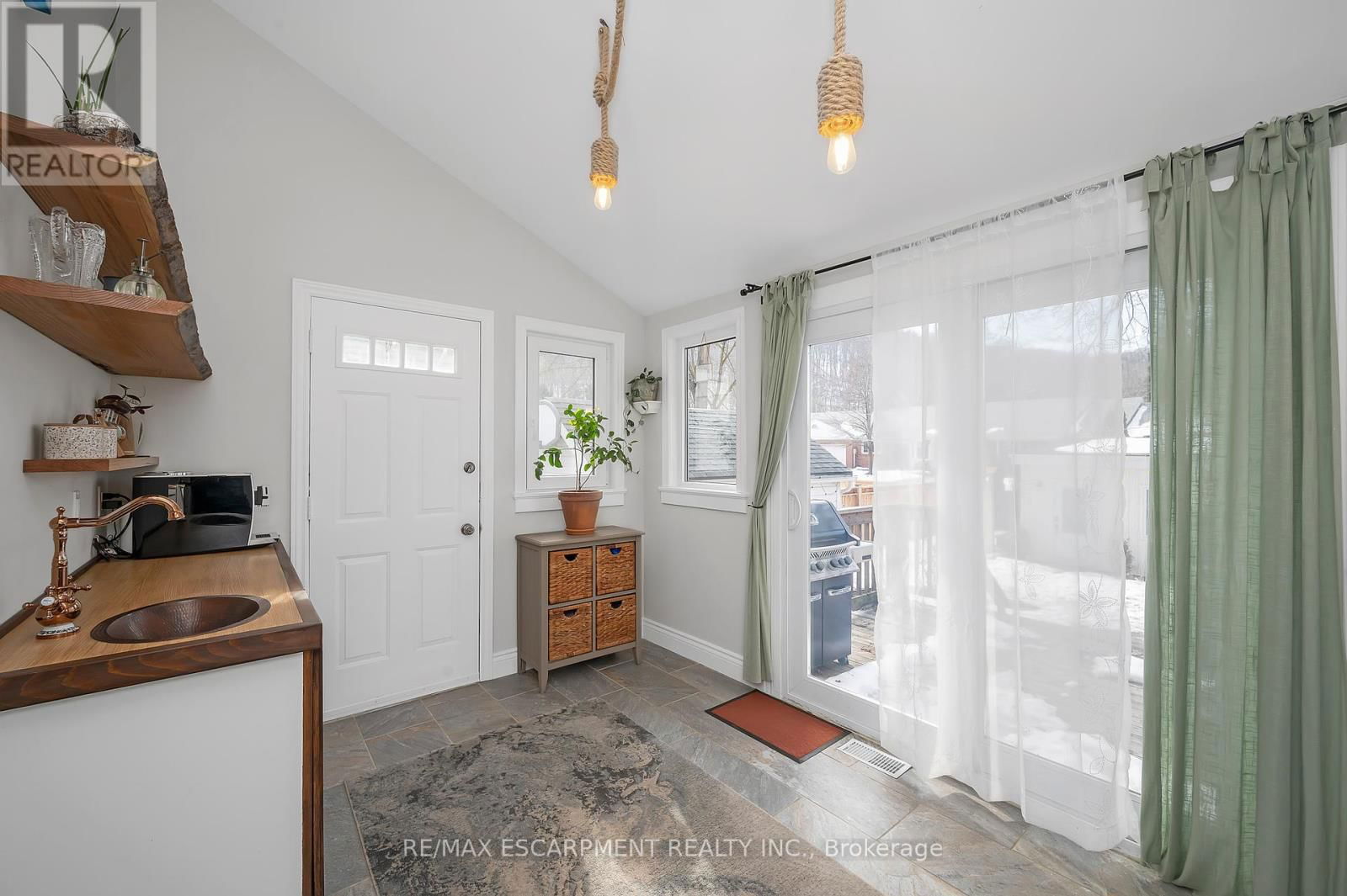 24 ROBINSON STREET SOUTH Image 29