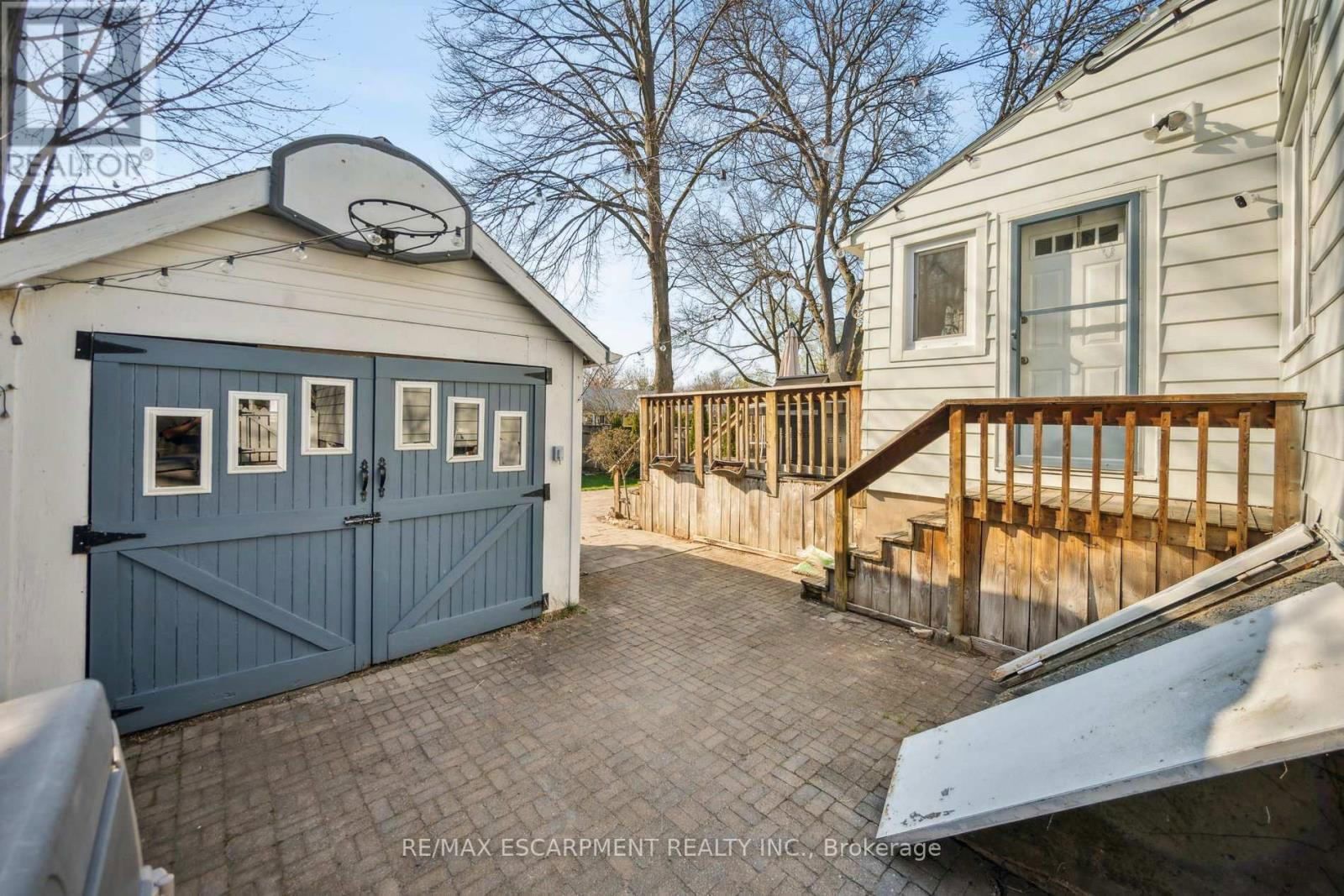 24 ROBINSON STREET SOUTH Image 30
