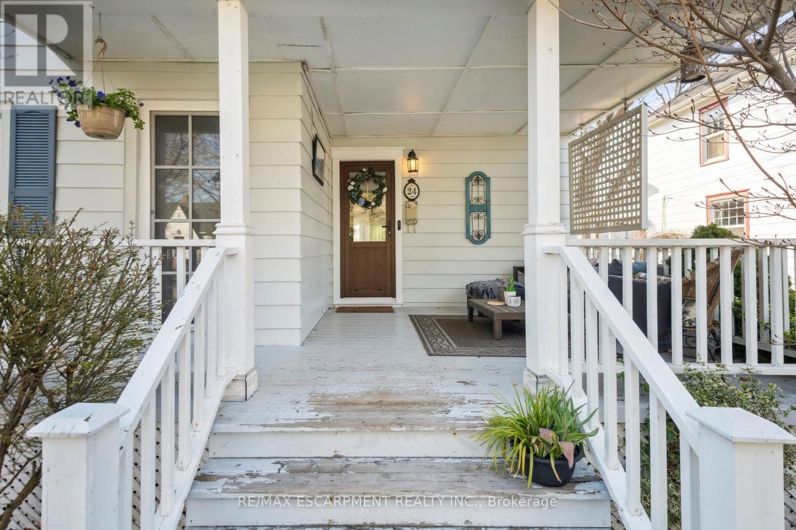 24 ROBINSON STREET SOUTH Image 4