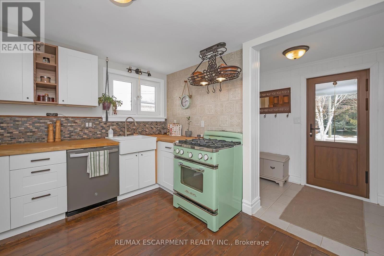 24 ROBINSON STREET SOUTH Image 11