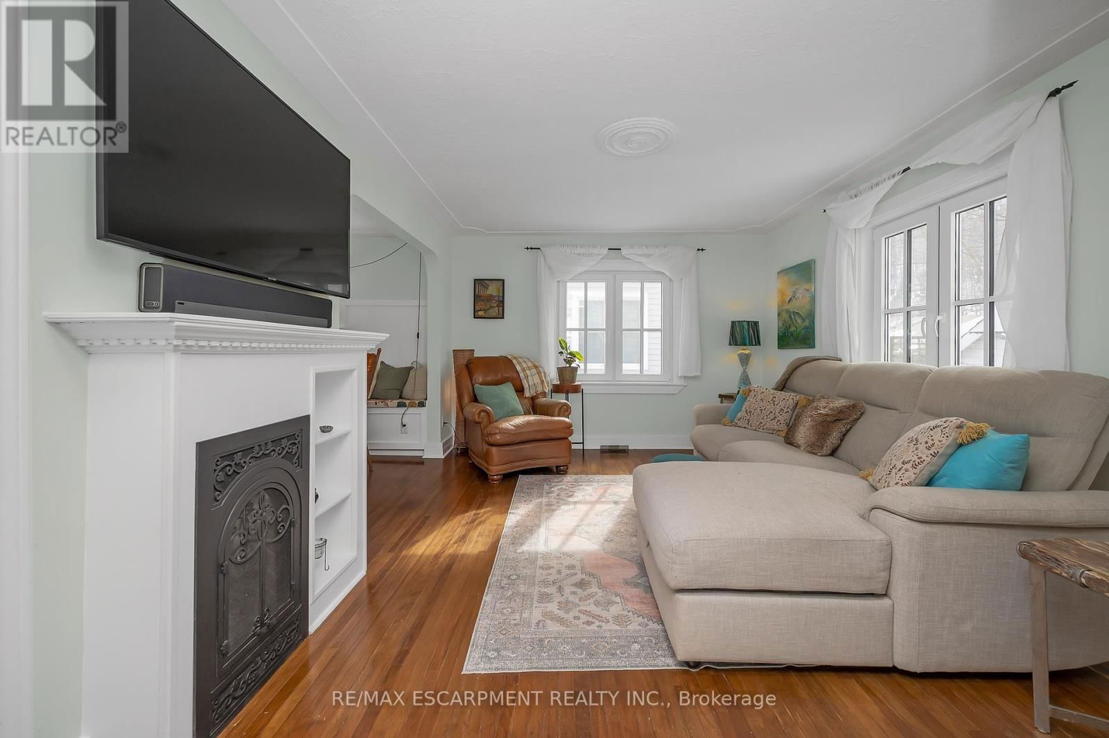 24 ROBINSON STREET SOUTH Image 16
