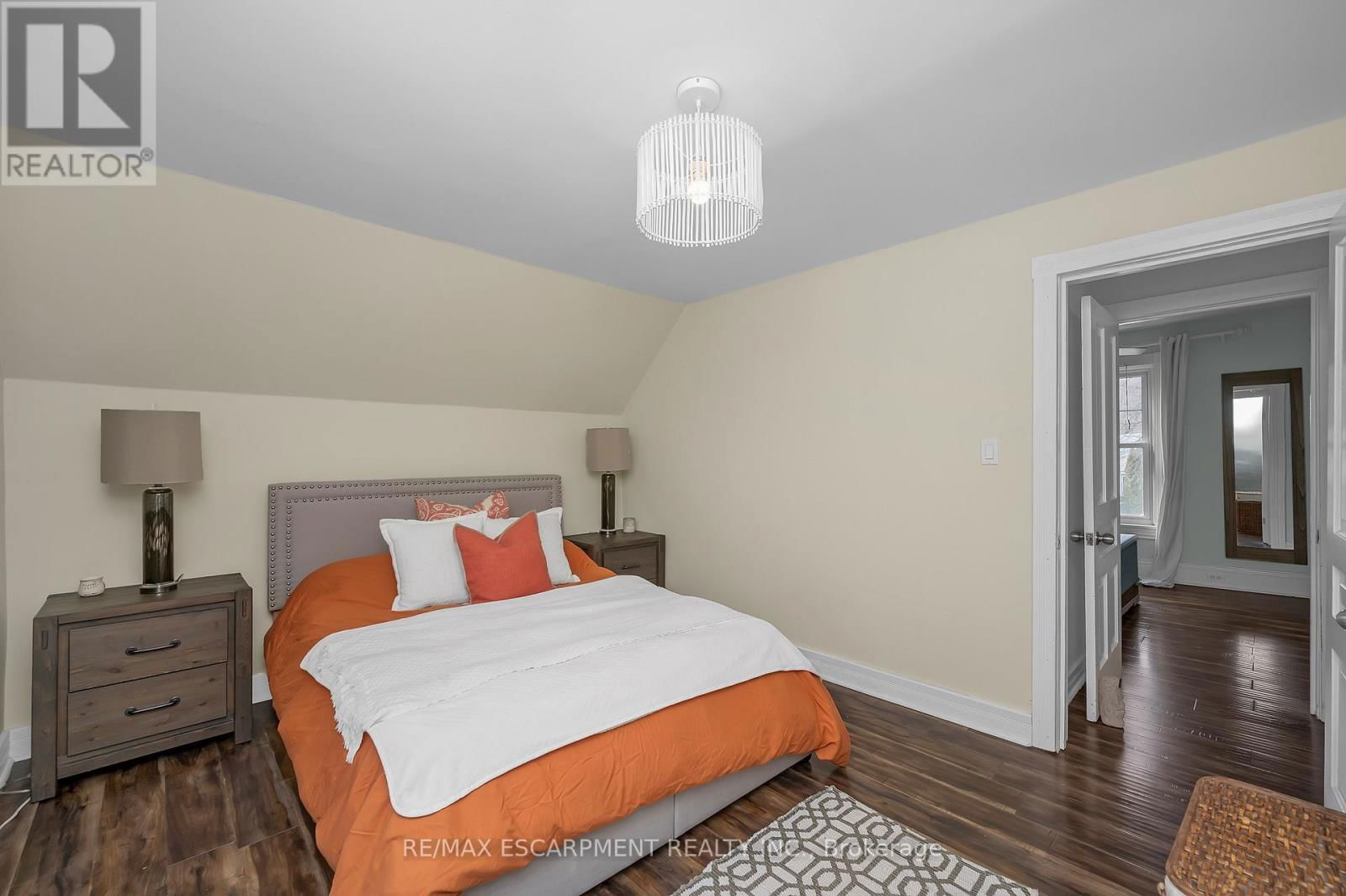 24 ROBINSON STREET SOUTH Image 23