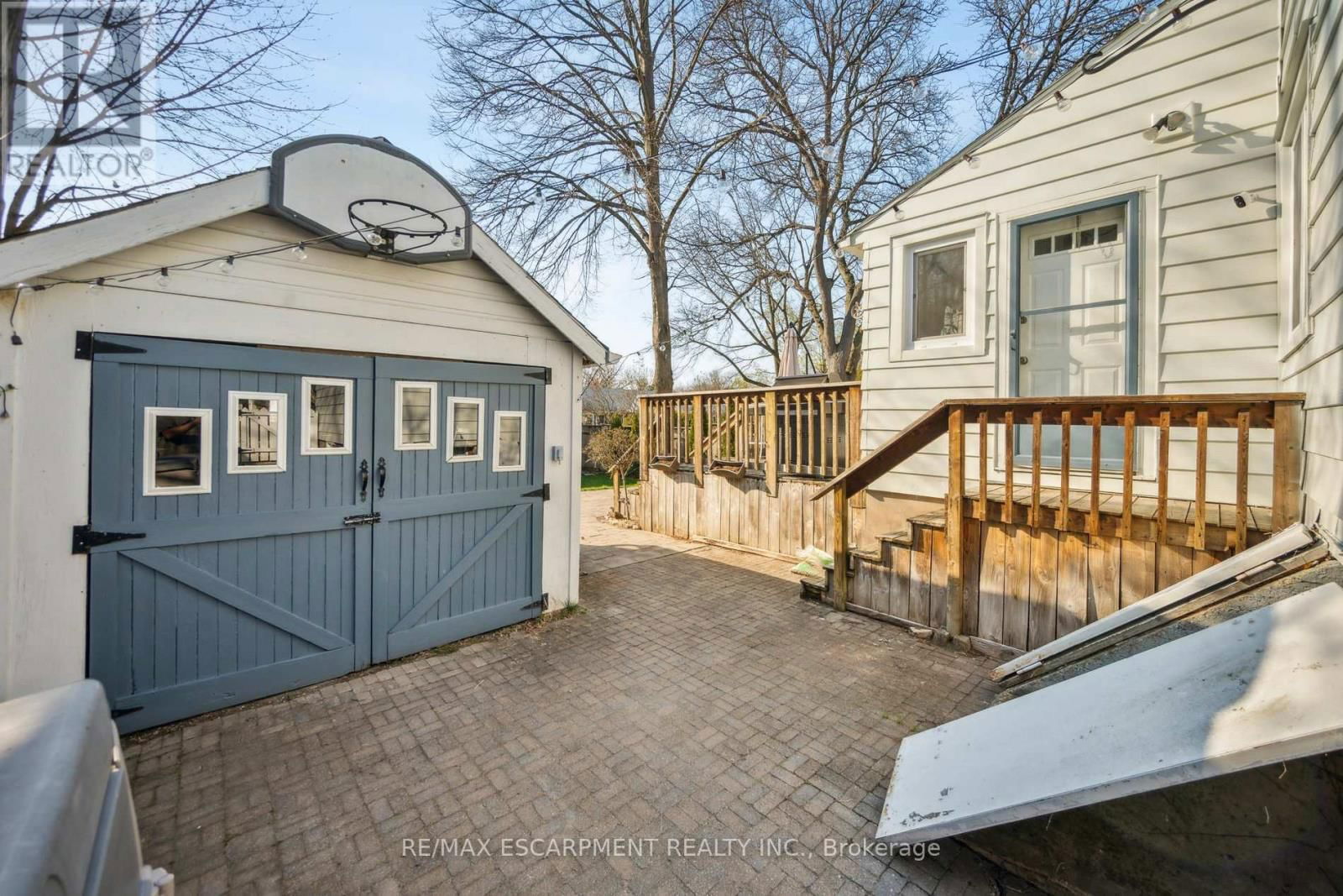 24 ROBINSON STREET SOUTH Image 30