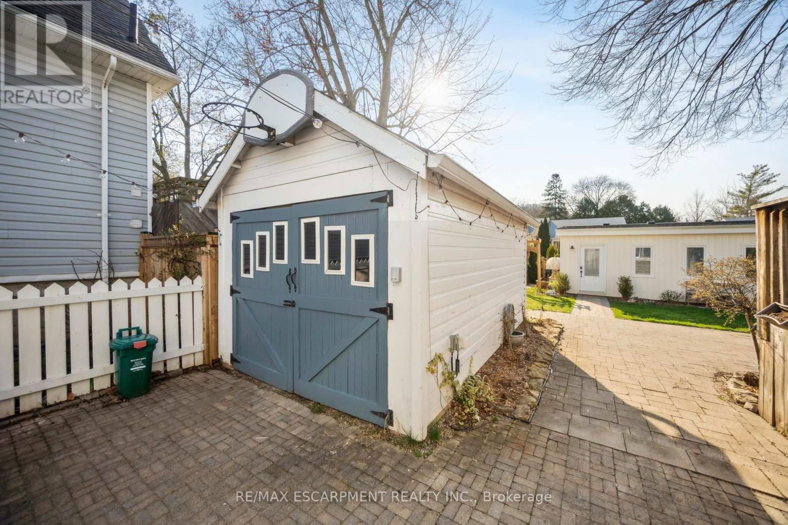 24 ROBINSON STREET SOUTH Image 41