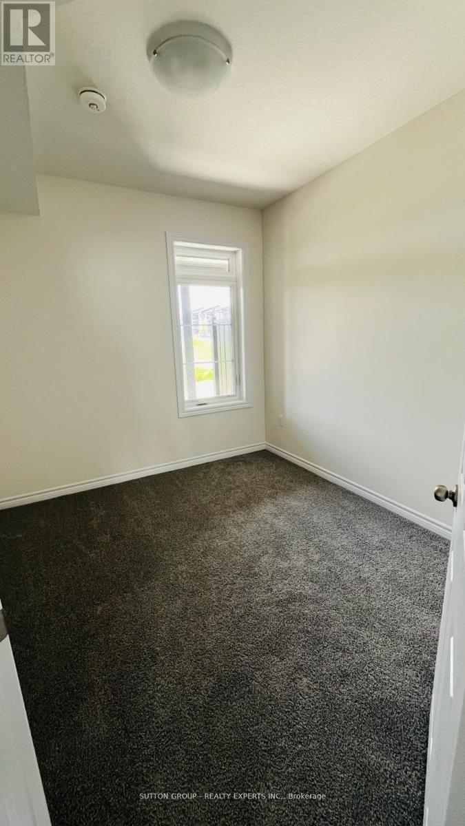 24 LOMOND LANE Image 12