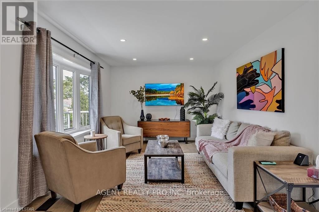 21 ORIOLE ROAD Image 15