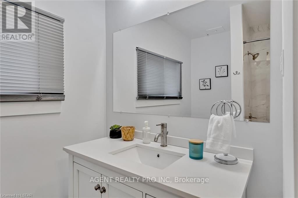 21 ORIOLE ROAD Image 20