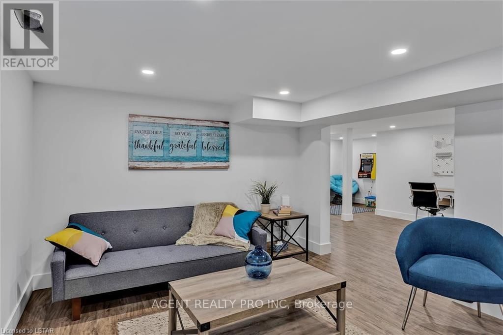 21 ORIOLE ROAD Image 22