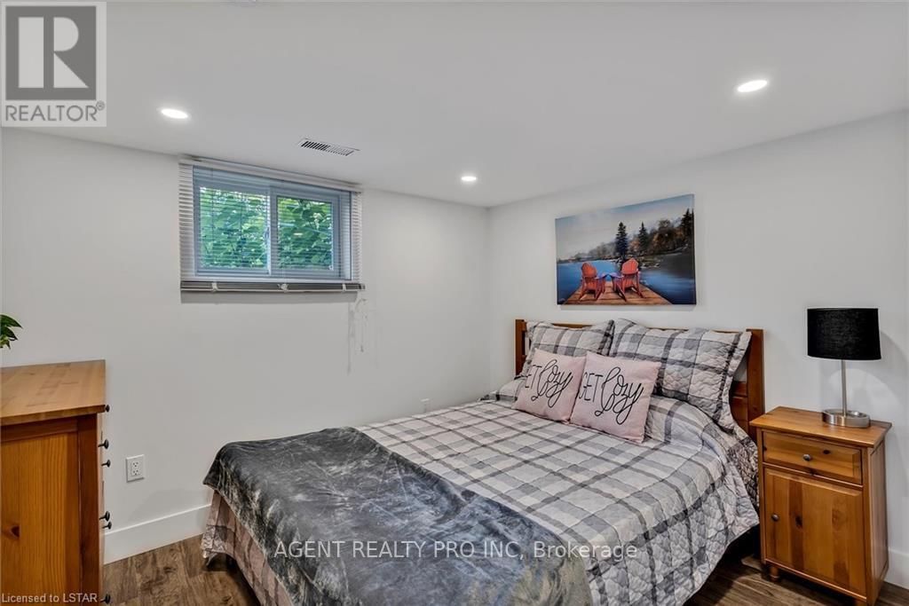 21 ORIOLE ROAD Image 24
