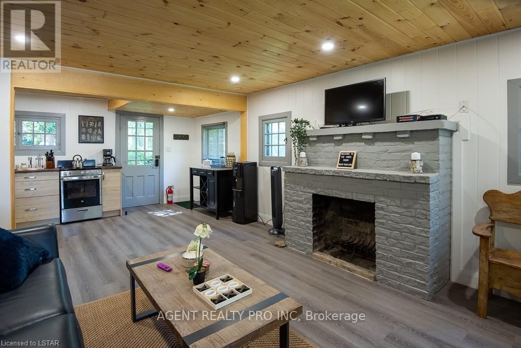 21 ORIOLE ROAD Image 27