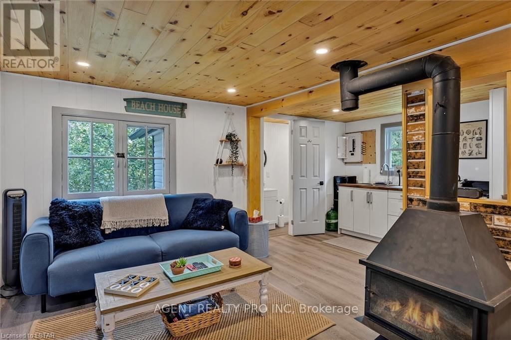 21 ORIOLE ROAD Image 33