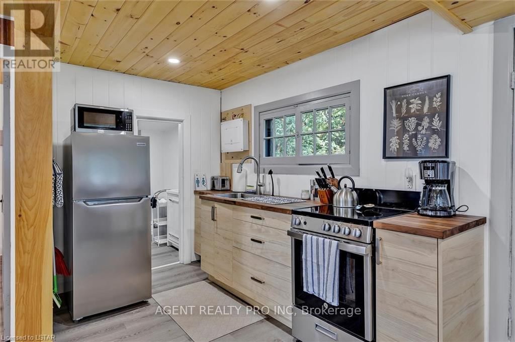 21 ORIOLE ROAD Image 35