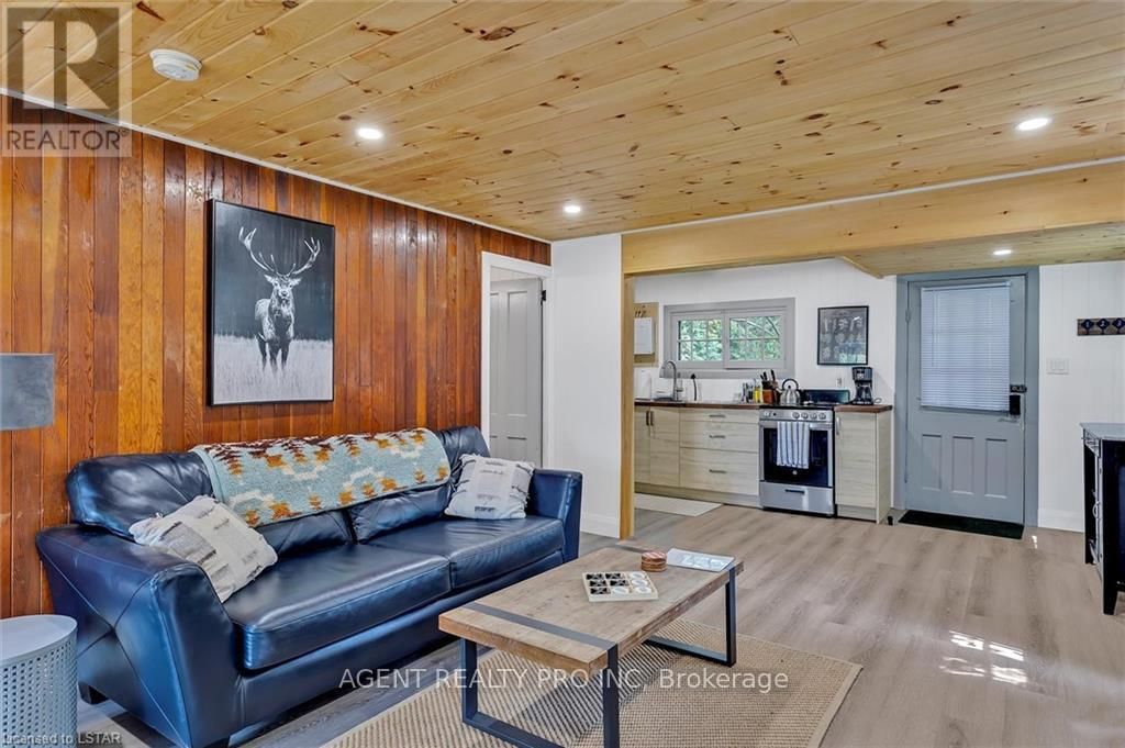 21 ORIOLE ROAD Image 36