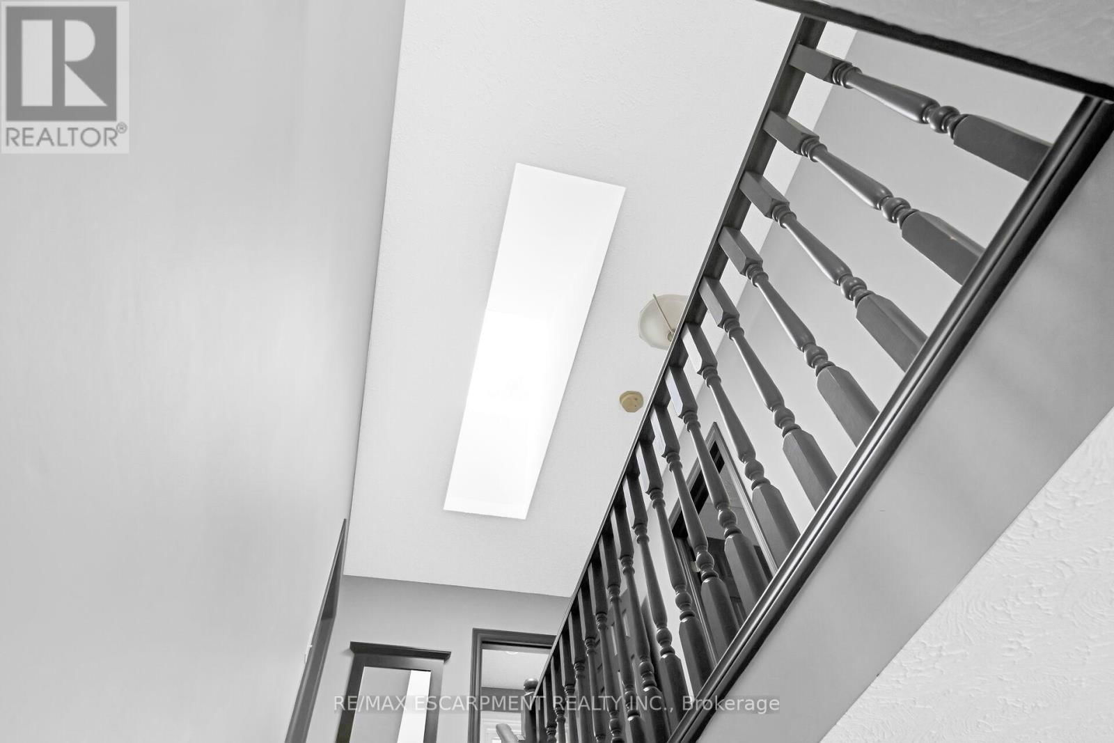 7663 RONNIE CRESCENT Image 28