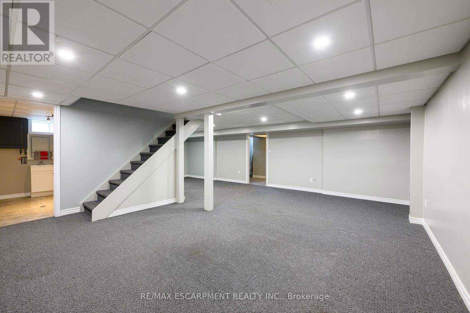 7663 RONNIE CRESCENT Image 32