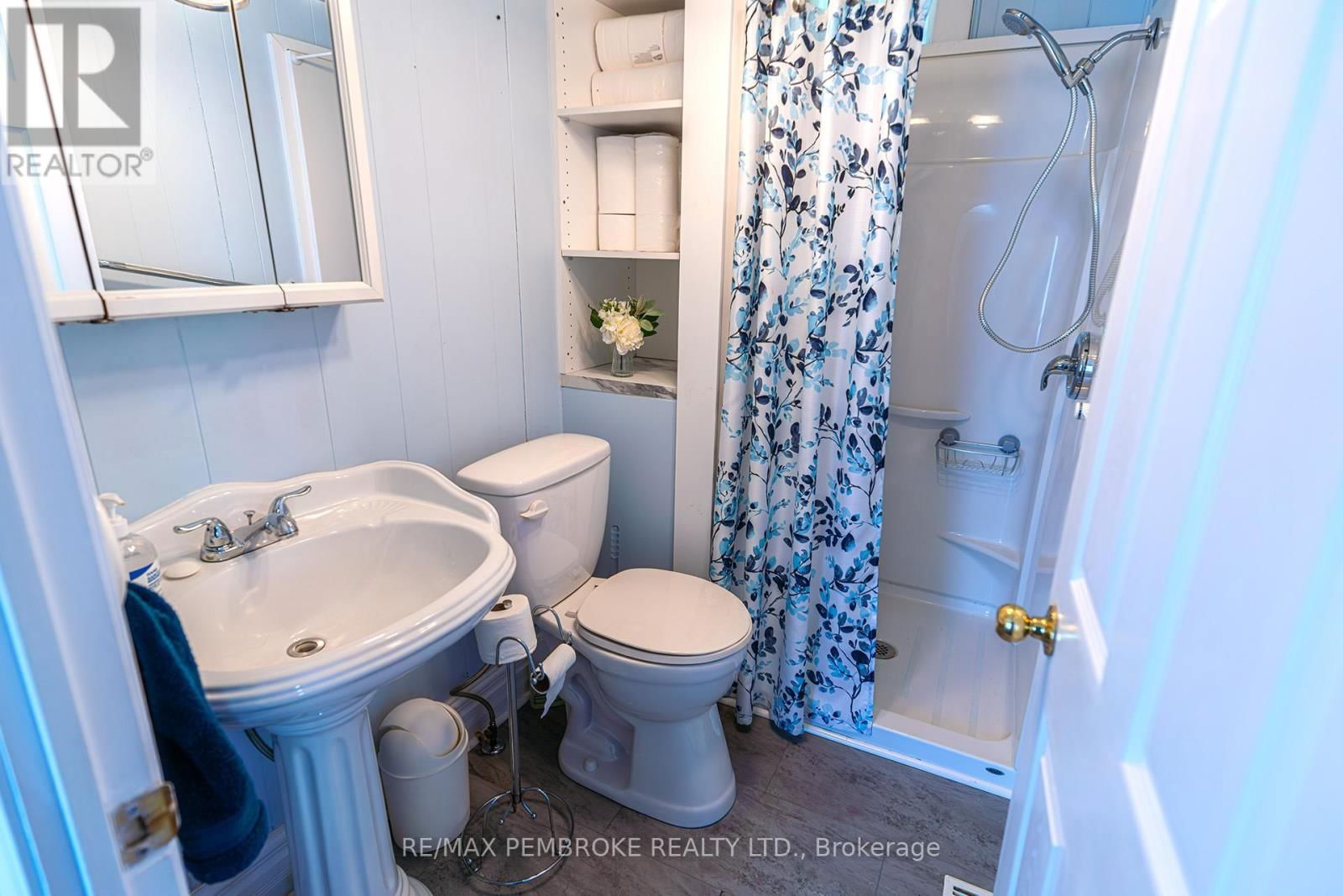 1110 BRONX STREET Image 13