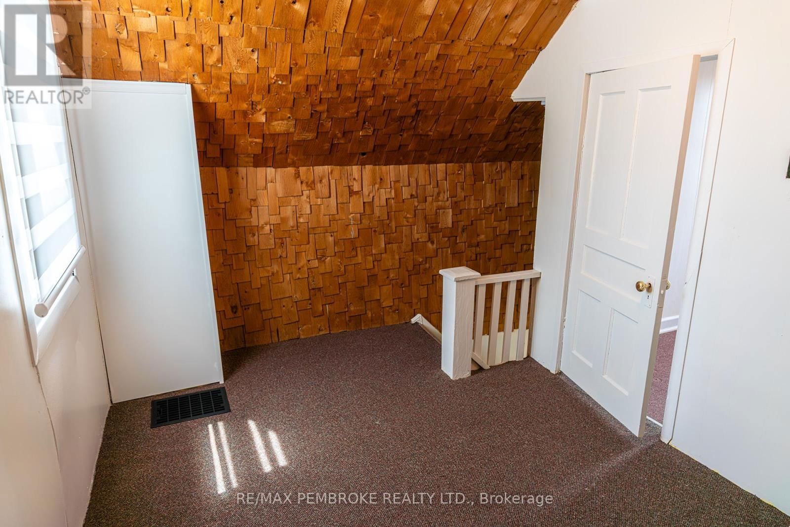 1110 BRONX STREET Image 18