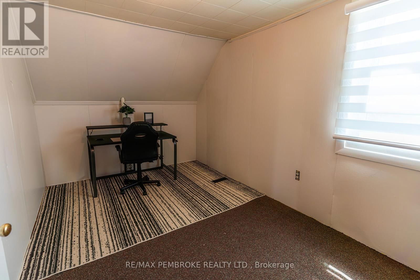 1110 BRONX STREET Image 19