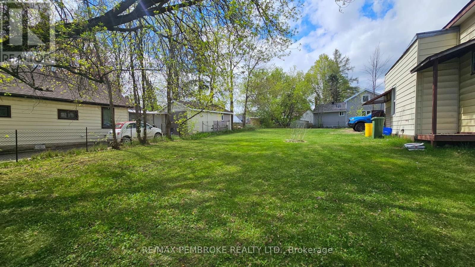1110 BRONX STREET Image 25